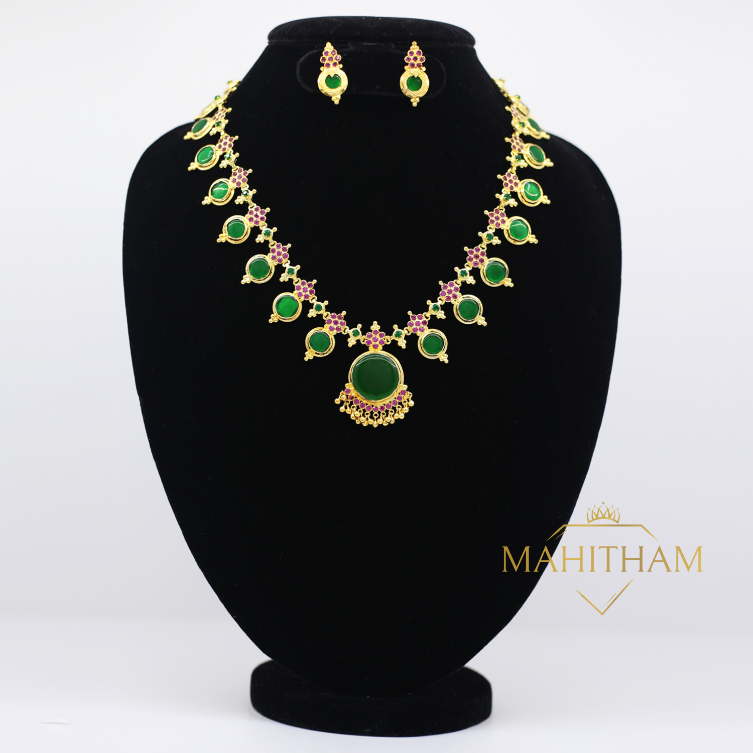 Emerald Green Necklace at Diamond and Gold Warehouse